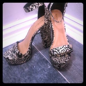 Thick heel open top heels